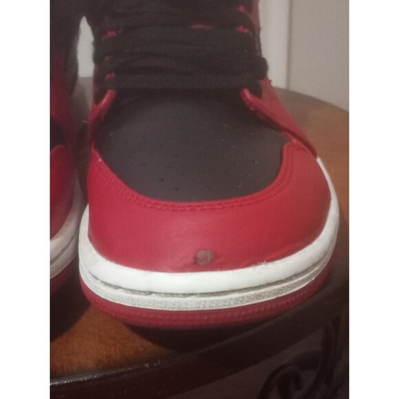 Size 8.5 Nike Air Jordan 1 Mid Bred Black Red 554724-660 Men Retro OG main image 9